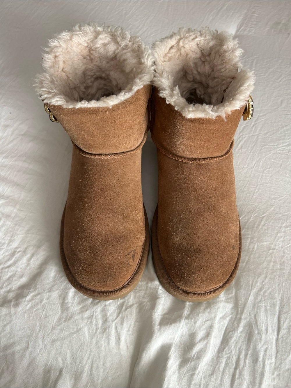 UGG Short Shearling Cuff Boots - Chestnut
